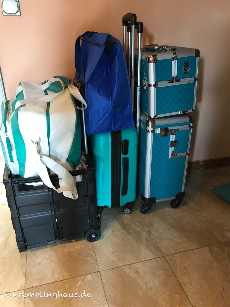 Alle Koffer wieder gepackt für die Abreise