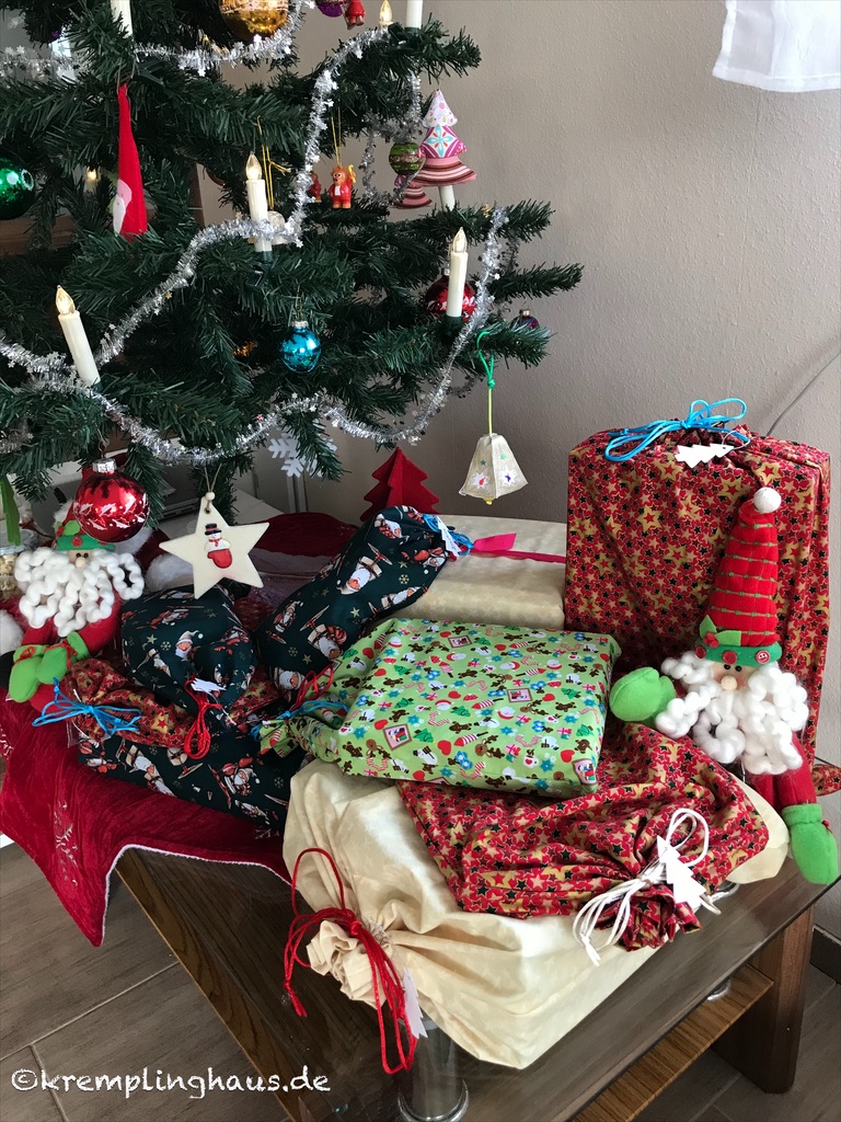 Weihnachten 2019
Geschenke unterm Weihnachtsbaum