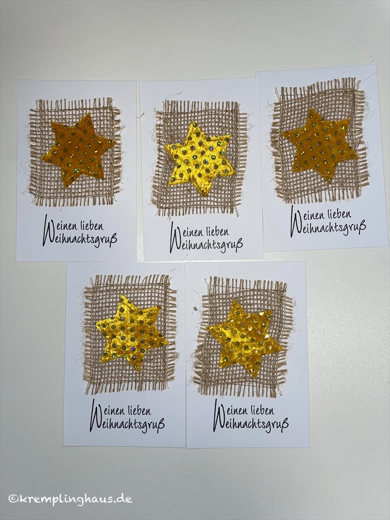 Weihnachtskarten mit gelbgoldenen Sternen