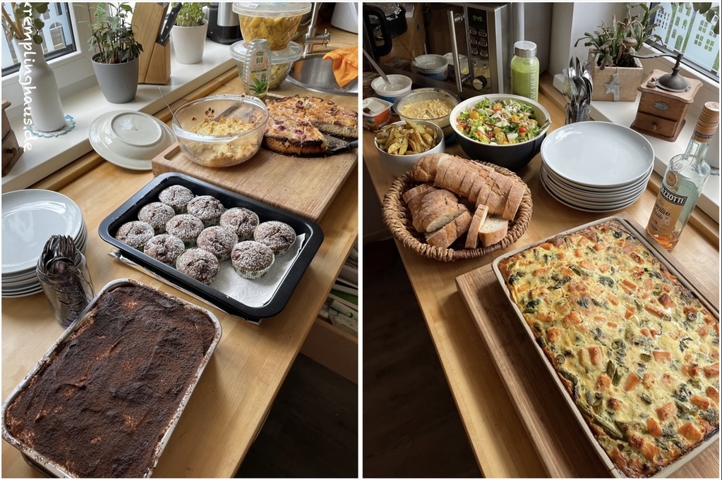 Kuchenbuffet mit Tiramisu, Kirsch-Nugat-Muffins, Apple Crumble und Rharbarberkuchen
