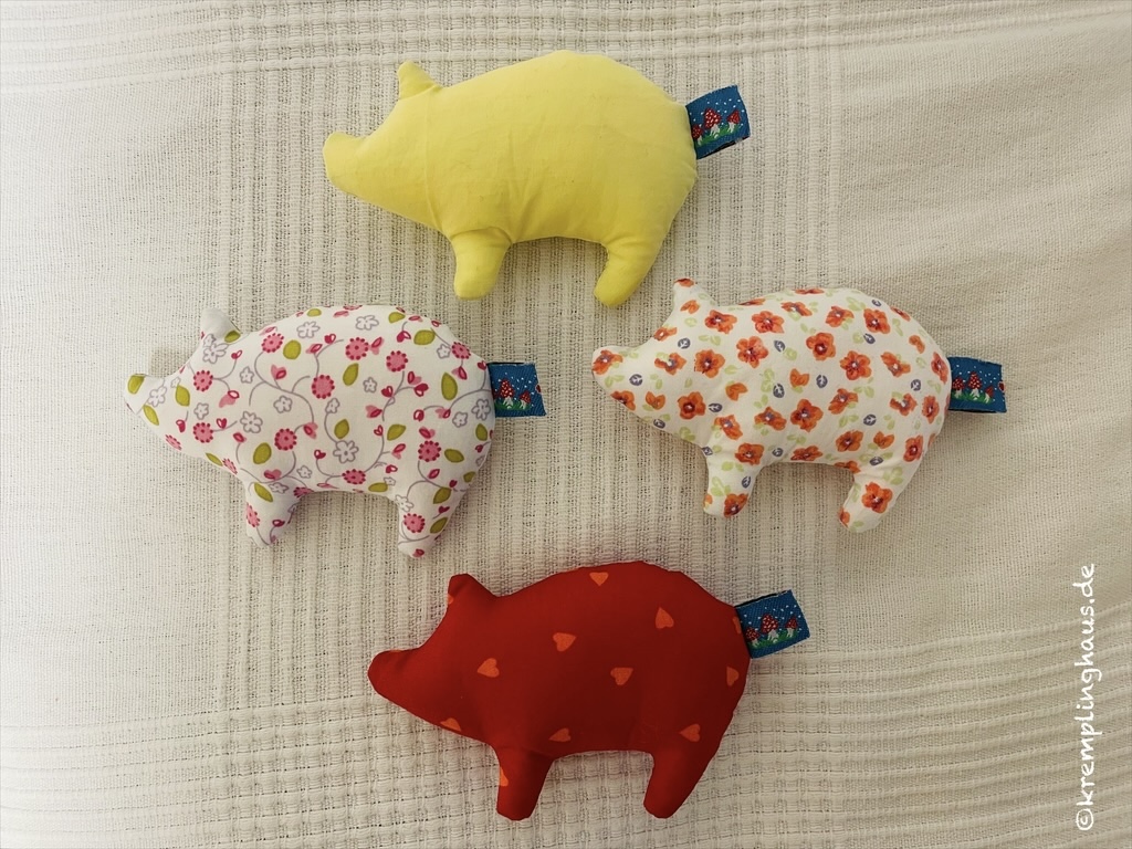 Glückschweine aus Stoffresten